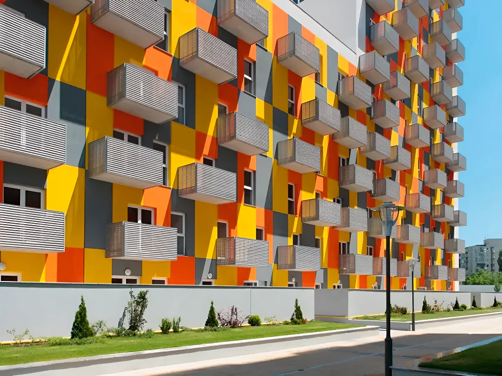 fatada bloc multicolor apartament de inchiriat Sector 2 București